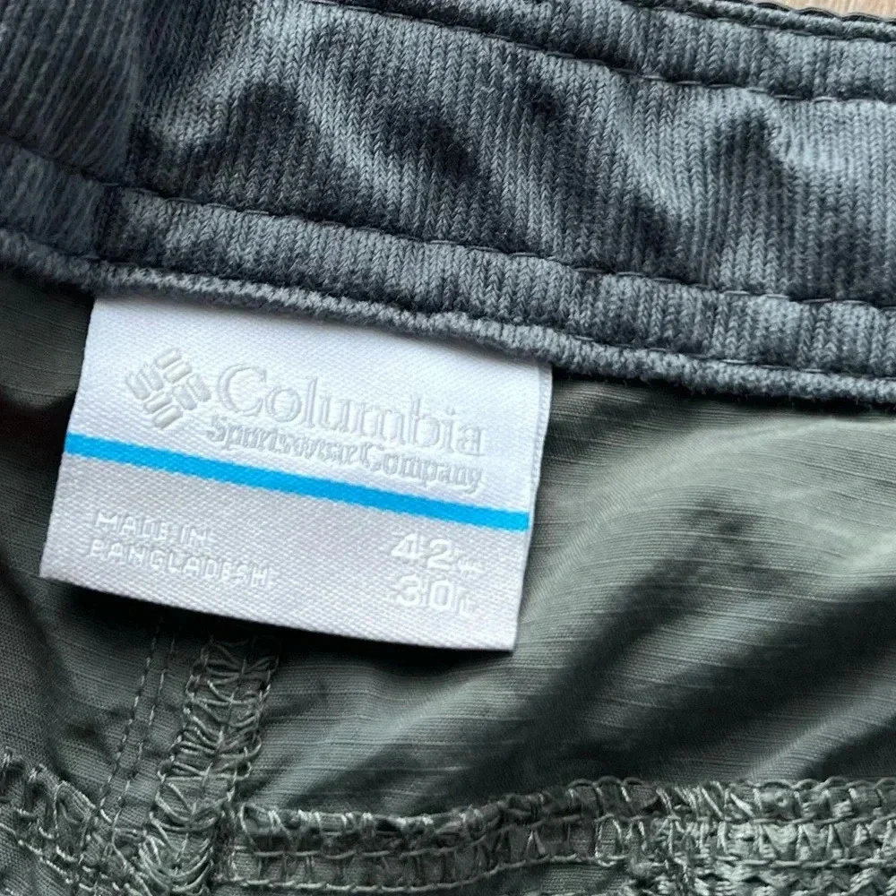 Columbia Pants Men 42x30 Green Convertible Zip Off Leg Omni Shade Sun Protection